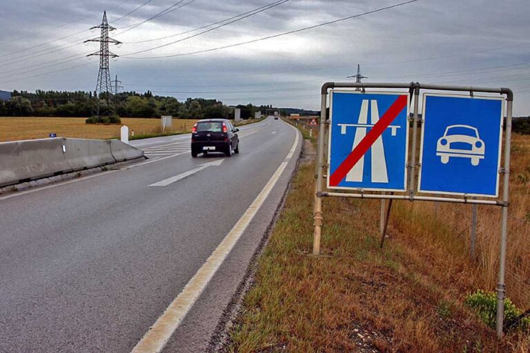 Unterschied Kraftfahrstrasse Und Autobahn